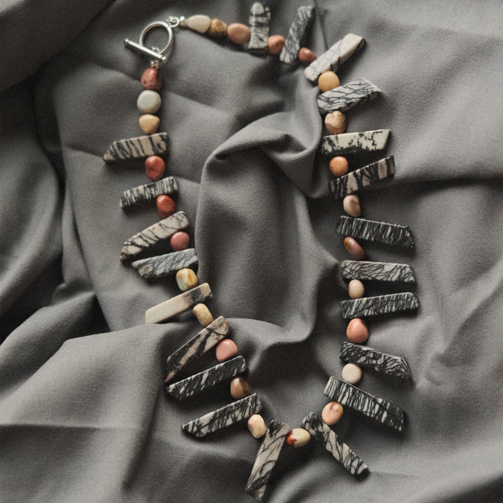 CRESTA NEcklace