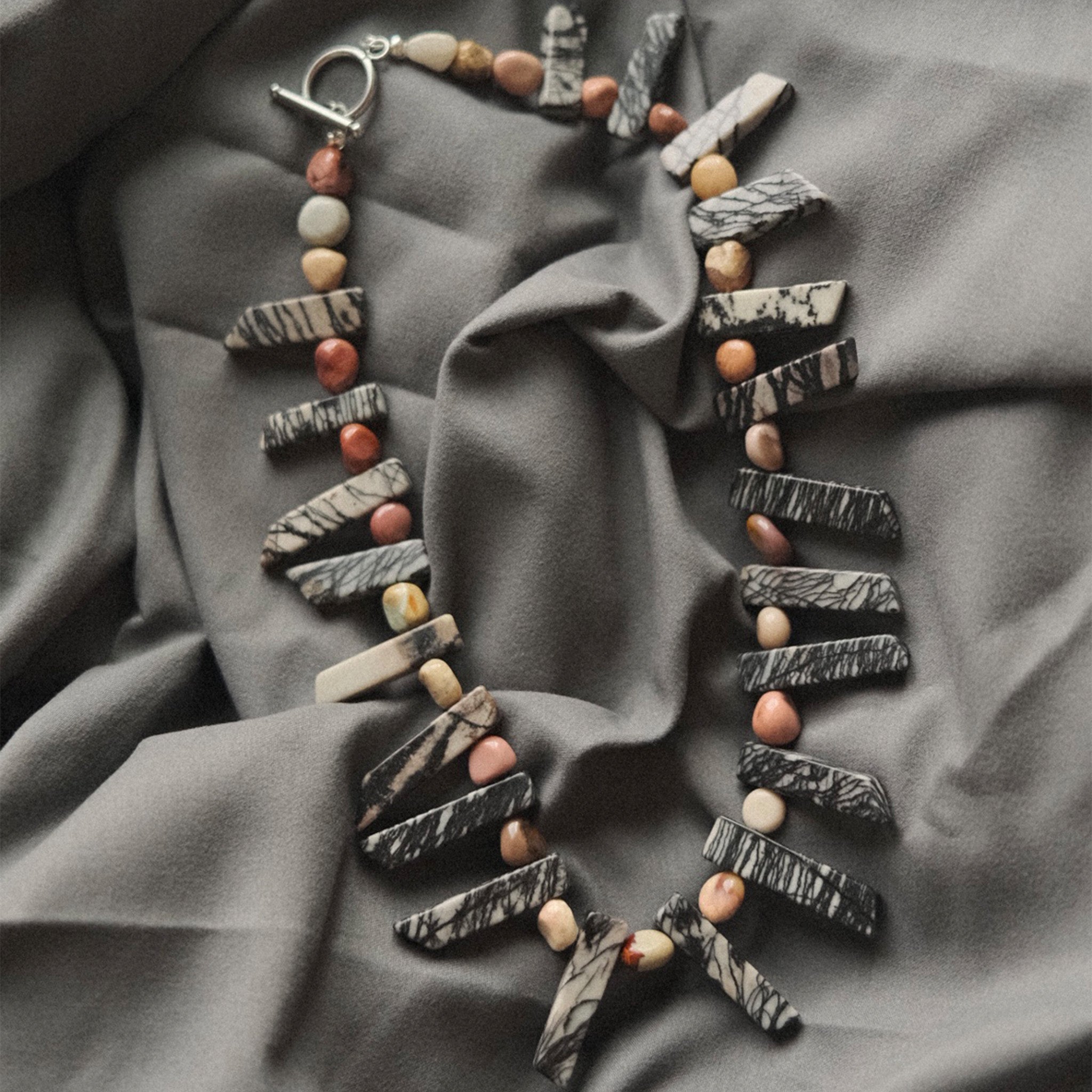 CRESTA NEcklace