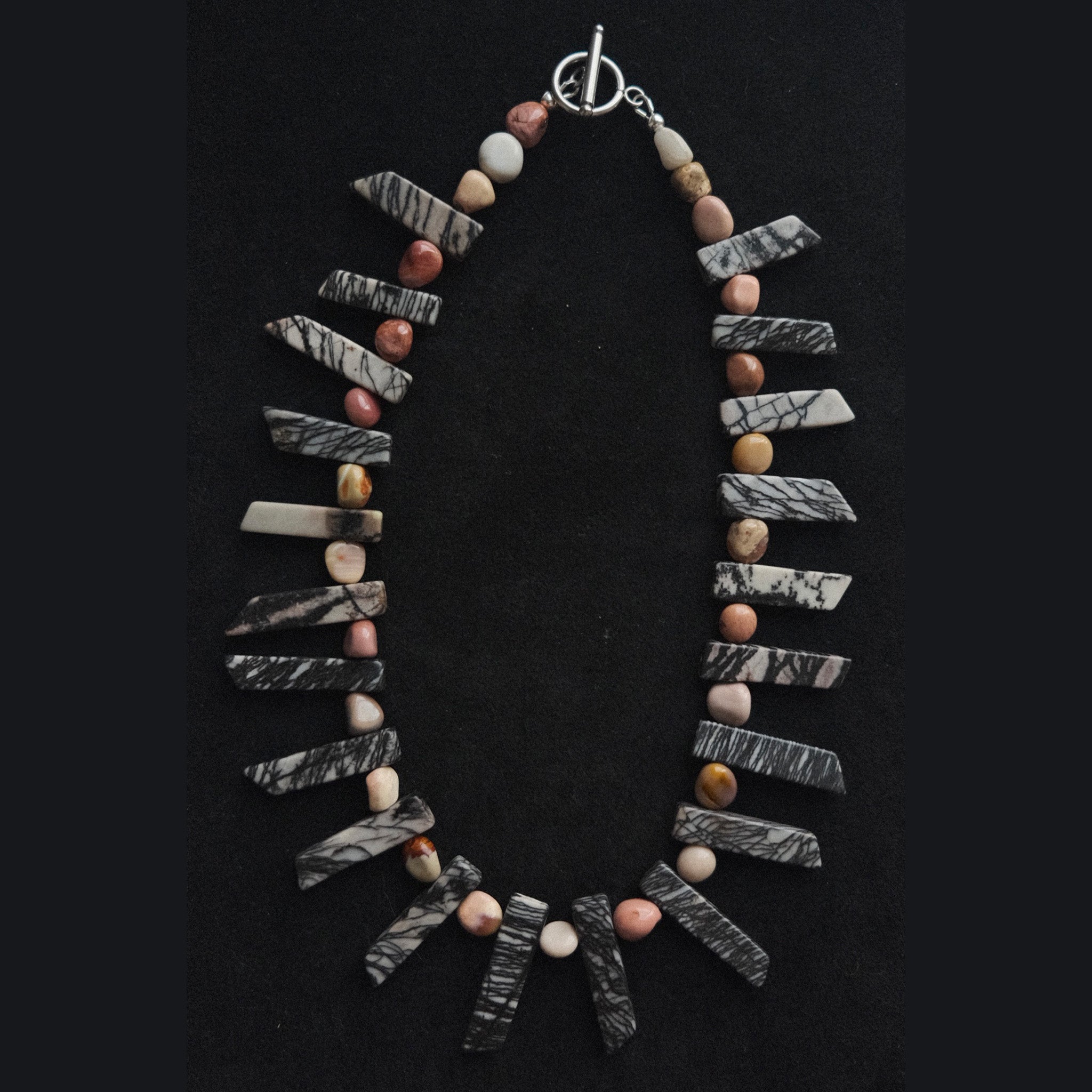 CRESTA NEcklace