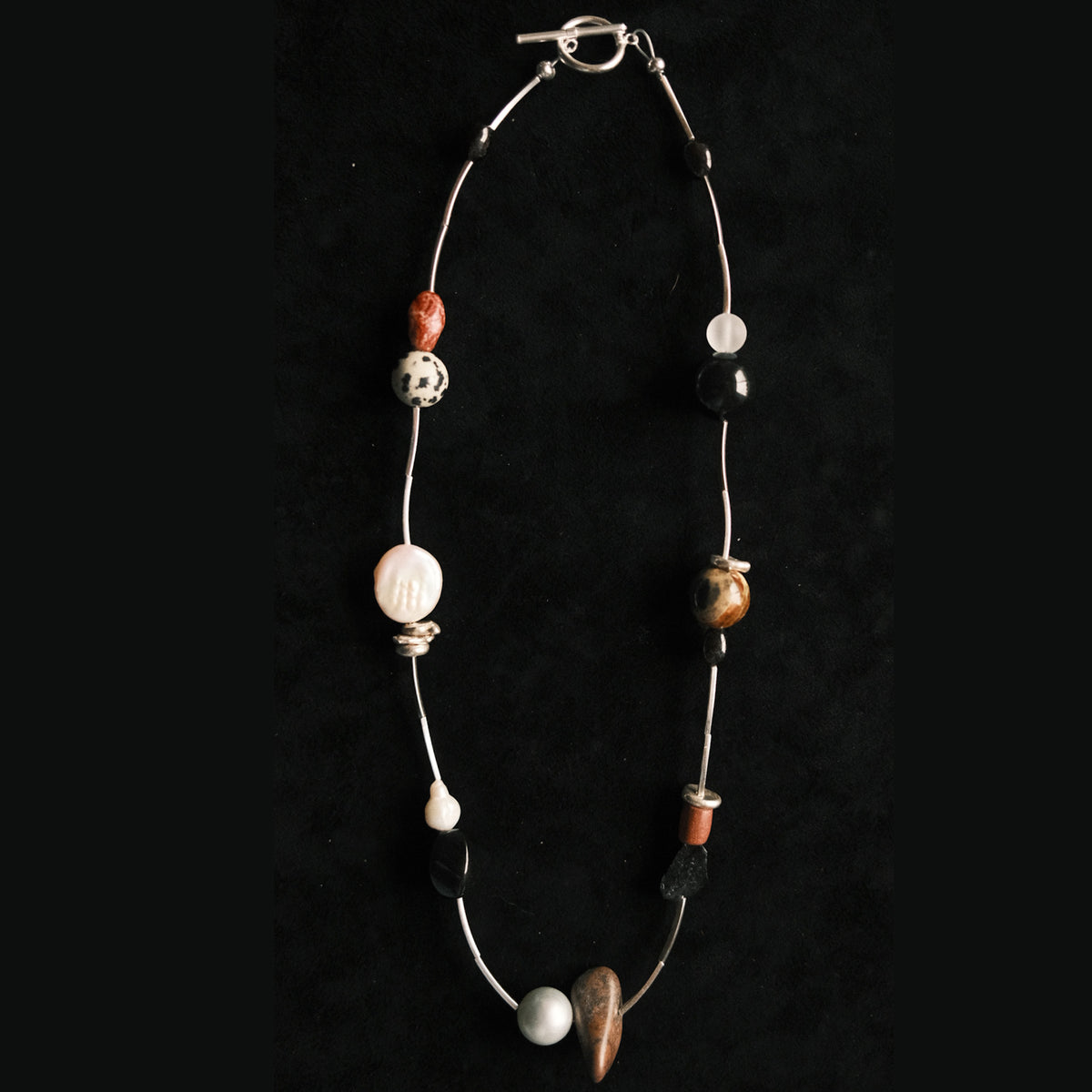 ESQUIRLA Necklace