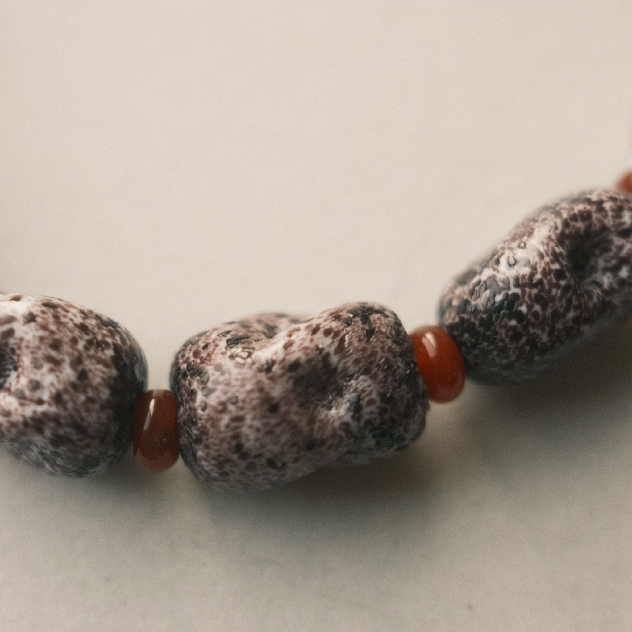 MOTEADO Necklace