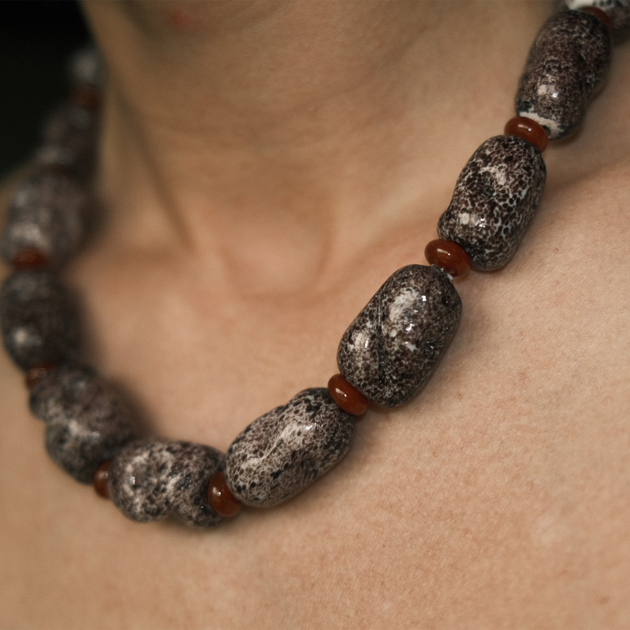 MOTEADO Necklace