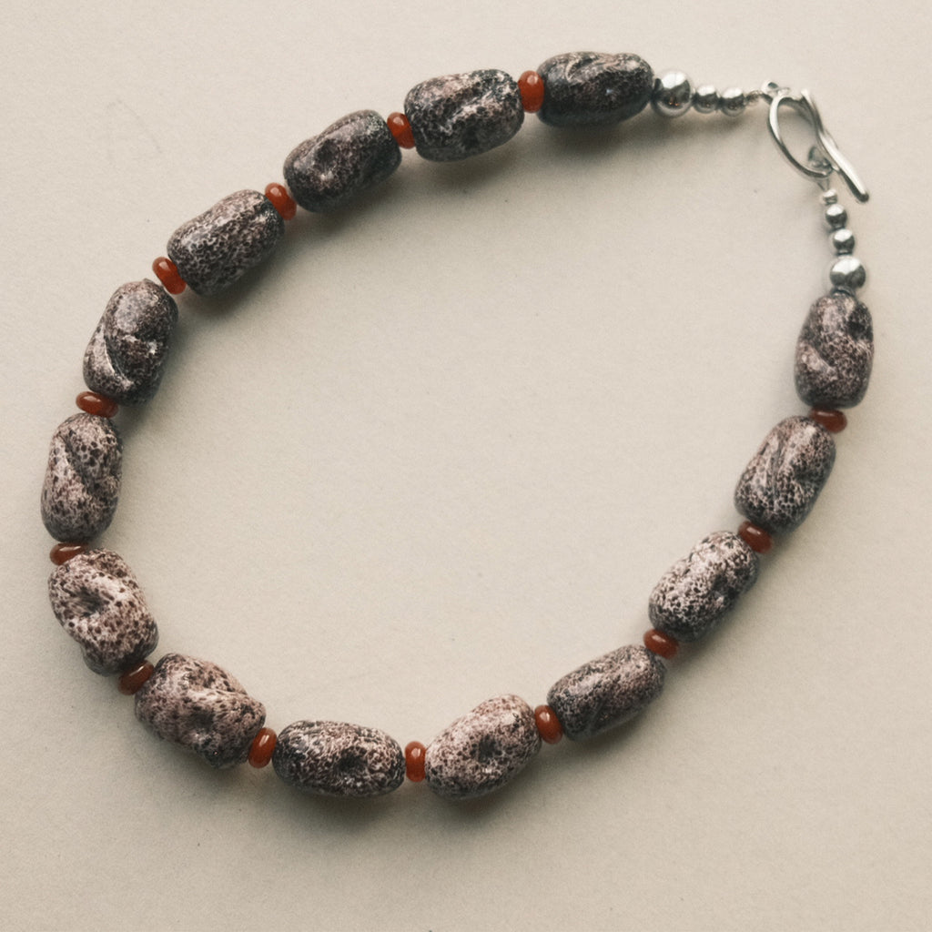 MOTEADO Necklace