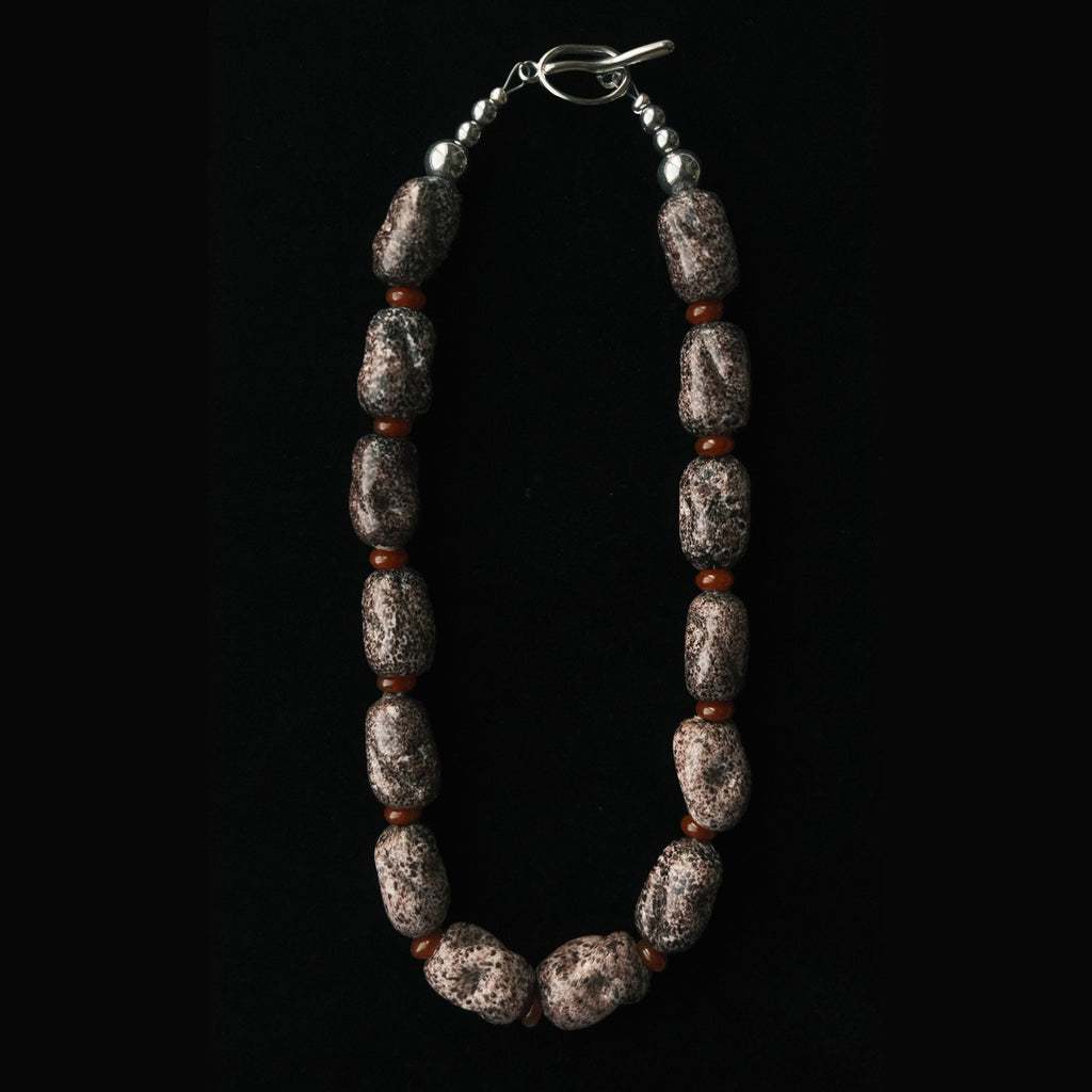 MOTEADO Necklace