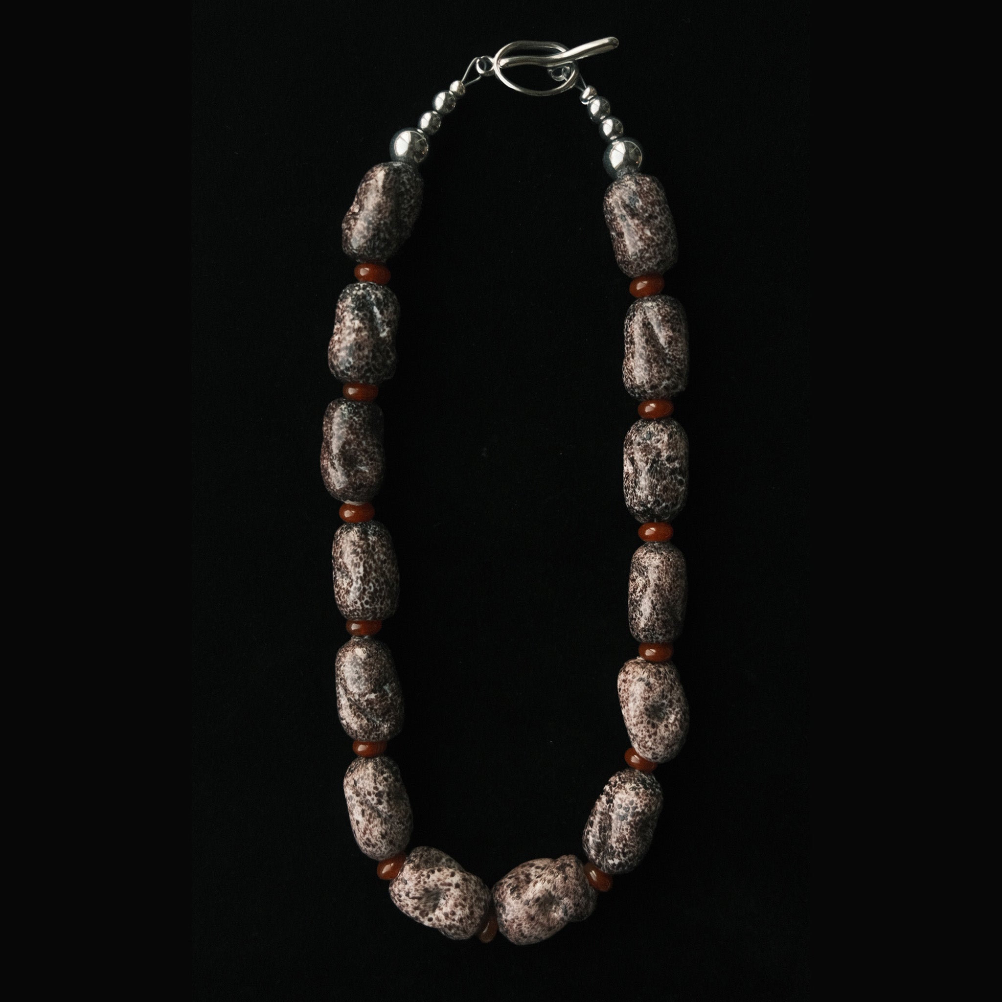 MOTEADO Necklace