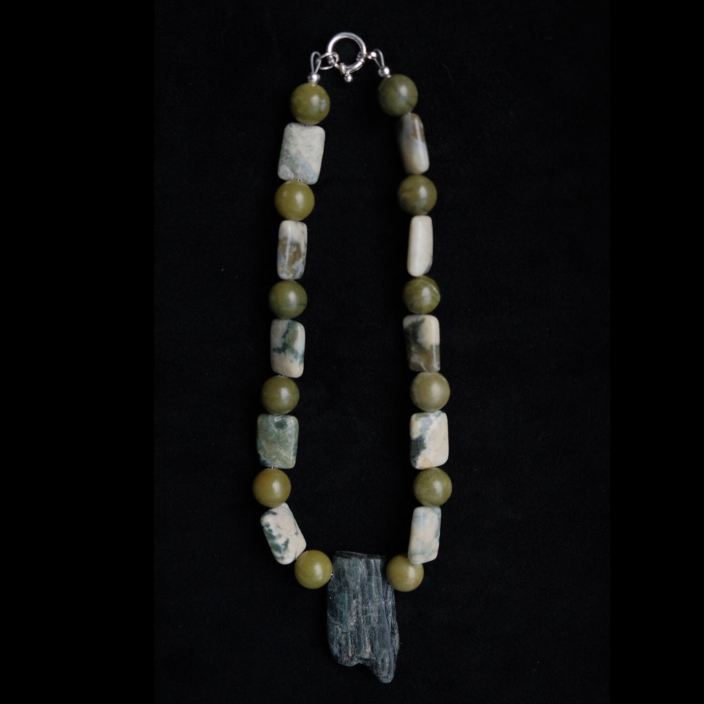 RAÍZ Necklace