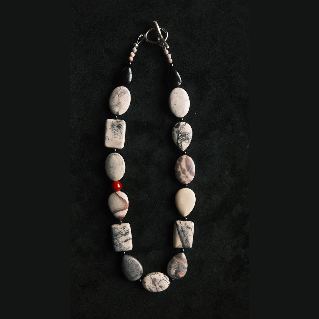 VETEADO Necklace